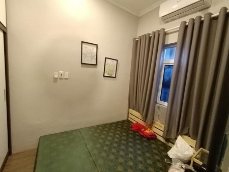 Bán nhanh nhà mặt phố Giảng Võ, giá 2.2 tỷ, đúc kiên cố 5 tầng, sổ sẵn