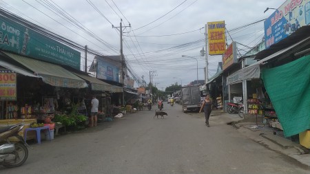 Diện tích đất 60m2 ngày thành phố Thuận An. Giá 1,3 tỉ. Nhận nền xây luôn