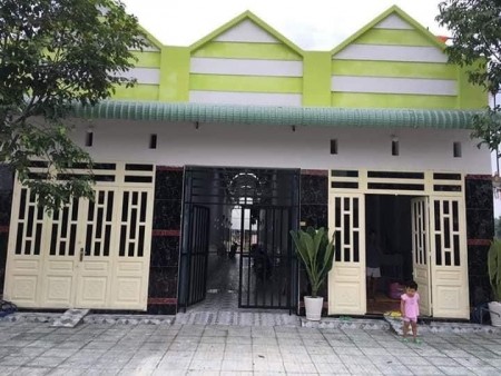 Gia đình kinh doanh thua lỗ, nợ tiền ngân hàng nên cần bán dãy trọ 300m2, chính chủ, an toàn pháp lý