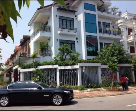 Cần bán nhà mặt phố Lê Hồng Phong, Ba Đình diện tích 50m2, 5 tầng, giá 80tr/m2