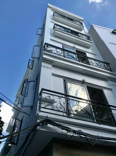 Nhà 33m2 xây 5 tầng đẳng cấp, gần bể bơi Đa Sỹ, cách đường ô tô tránh 50m lh 0984672007