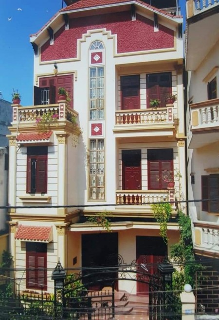 Cần bán Biệt thự Yên Hòa Quận Cầu Giấy diện tích 135m2 4 tầng chỉ hơn 11 tỷ ở cực sướng