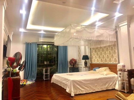Bán nhà lô góc 2 mặt thoáng mặt phố Lý Văn Phúc. Nguyễn Thái Học 70m giá chỉ 12,7 tỷ.