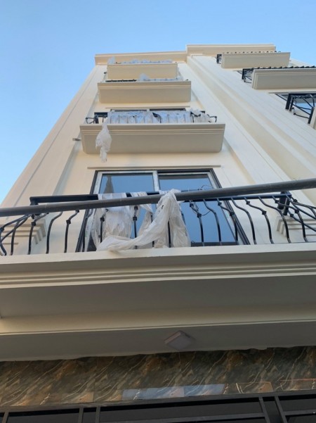 Nhỉnh 2 Tỷ có nhà Trung tâm Quận 5 Tầng xây mới Sổ đỏ chính chủ nội thất Châu Âu.