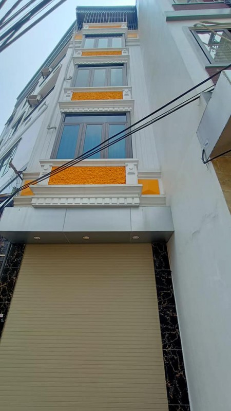 Hoàng Mai ô tô đỗ cửa tặng hết nội thất, dt 38m2, đúc 5 tầng, giá nhỉnh 3 tỷ, sổ đẹp