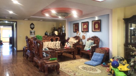 Tòa nhà 10 Tầng Quan Hoa Thang máy, Dòng tiền ổn định, dt 170m2, mt 5.5m, giá 36 tỷ, Cầu Giấy