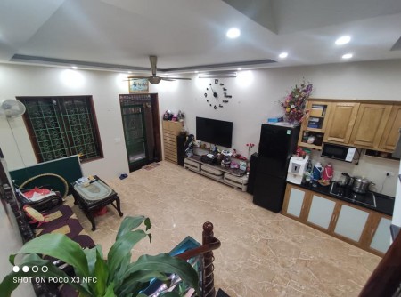Bán nhà phố Bạch Mai, dt 40m2, mt 4.5m, 3 pn, ngõ thông rộng, gần phố, giá 2.9 tỷ