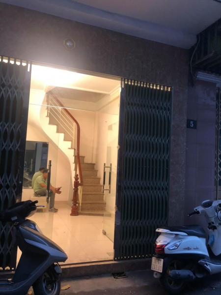 Bán nhà Hoàng Quốc Việt, Bắc Từ Liêm, 4.3 tỷ, ba bước ra ô tô 24 chỗ