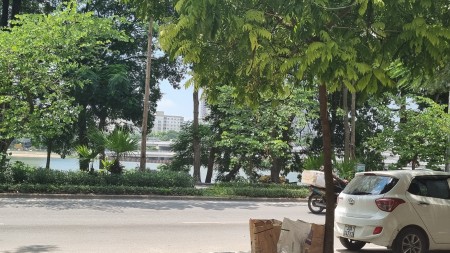 Bán nhà phân lô, gara ô tô, Hoàng Cầu, Quận Đống Đa, diện tích 70m2, 5 tầng, mt 4.5m