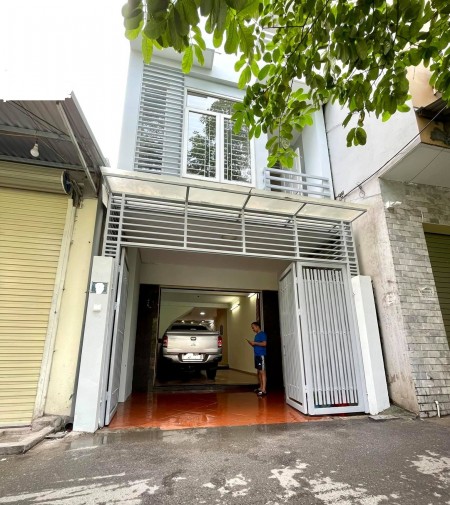 Bán nhà phố Trạm Long Biên, gara ô tô 7 chỗ, diện tích 73m2, giá bán 5.9 tỷ, lhcc