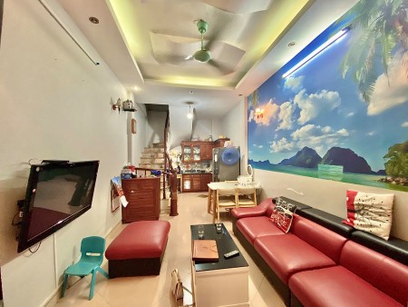 Cần bán nhanh nhà Trương Định, Hoàng Mai, 33m2, 4 tầng, ngõ thông, sổ nở hậu, giá 2.9 tỷ