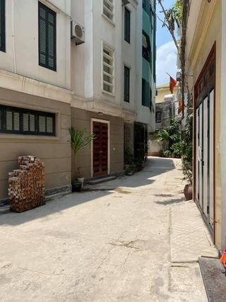 Chính chủ, nhà 2 măt tiền, diện tích 30m, đường thông đầu 2 tỷ trung tâm Thanh Xuân