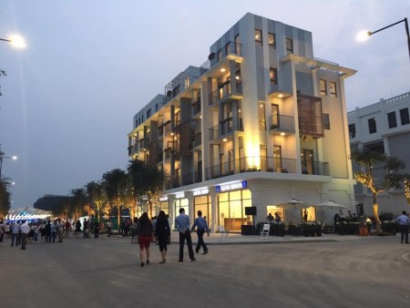 Bán Shophouse phố đi bộ The Manor Nguyễn Xiển, giá bán 26 tỷ, lh 0389564656
