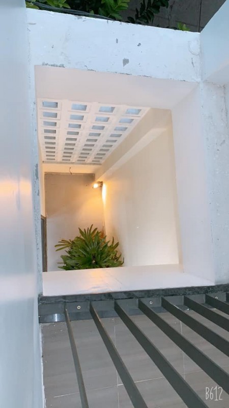 Bán nhà kiệt ô tô Hải Triều ngay trung tâm thành phố giá chỉ 2.x tỷ, lh 0346229509