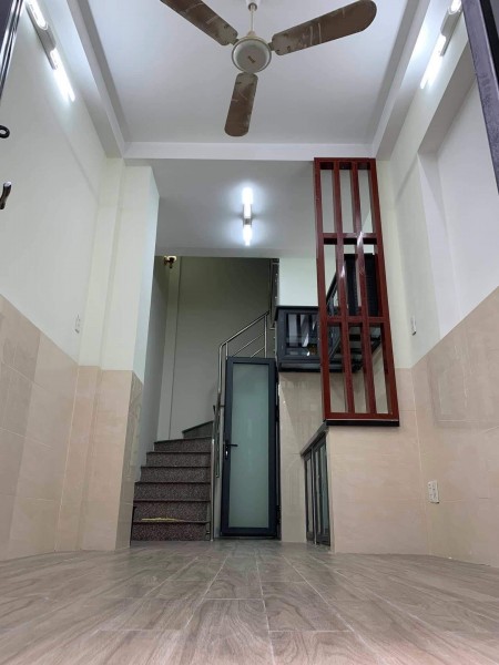 Bán nhà mới đường Cô Giang Quận Phú Nhuận, dt 17m2, đúc 2 tầng, giá 2.5 tỷ