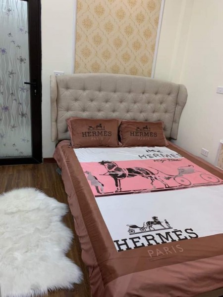 Bán nhà Ngọc Thuỷ Long Biên dt 38m2, 5 tầng cạnh chợ Ngọc Thuỵ, công an ngõ thông, giá 2.7 tỷ