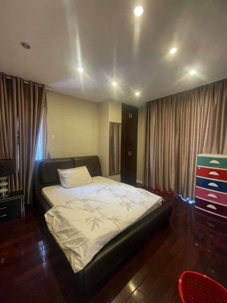 Bán nhà gần Ô Chợ Dừa, Đống Đa, diện tích sử dụng 45m2, 5 tầng, mt 4m