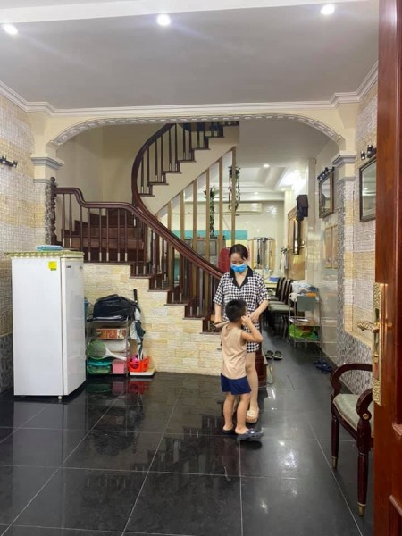 Bán Gấp Nhà Phố Hoàng Cầu, Đống Đa, Ngõ 3 Gác, Dt 55m2, Mt 4.4m, Giá 7 Tỷ 5