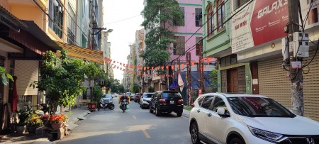Giá 7,5 tỷ có nhà mặt phố Trần Đăng Ninh Hà Đông Hà Nội dt 50m2, 4 tầng kinh doanh ngập tràn