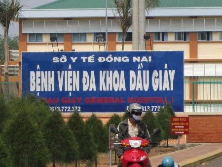 Bán đất mặt tiền 2 KCN Dầu Giây- Cẩm Mỹ, dtsd 100m2 thổ cư, sổ sẵn