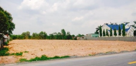 Vợ chồng tôi làm ăn không may thua lỗ nên bán miếng đất 1.4ha, sổ chính chủ
