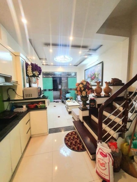 Bán nhà Hai Bà Trưng nhà đẹp, ở ngay diện tích sử dụng 35m2 4 tầng đúc