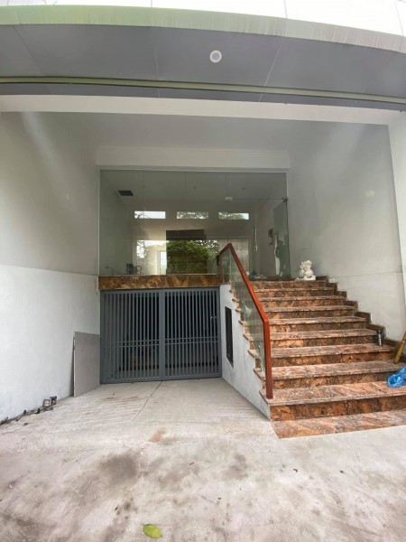 Siêu Phẩm Võ Chí Công Vỉa Hè Thang Máy 4 ô tô tránh 126mx 5 Tầng 20 Tỷ