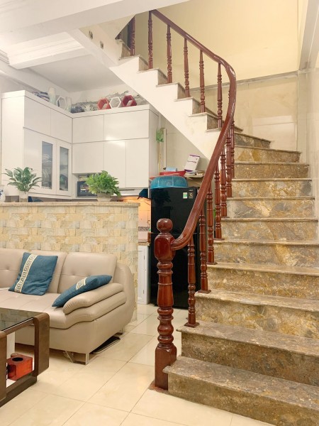 Bán nhà giá chỉ 1.65 tỷ có ngay nhà 5 tầng, dt 26m2, Quận Hoàn Kiếm, 5 tầng đúc
