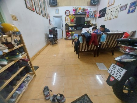 Nhà rộng, gần mặt tiền đường Tân Sơn Nhì - Trường Chinh. 4,6 tỷ