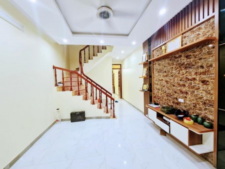 Bán nhà đẹp dân xây phố Ái Mộ long lanh, cực thoáng sáng, dt 37m2, 5 tầng, giá nhỉnh 3 tỷ