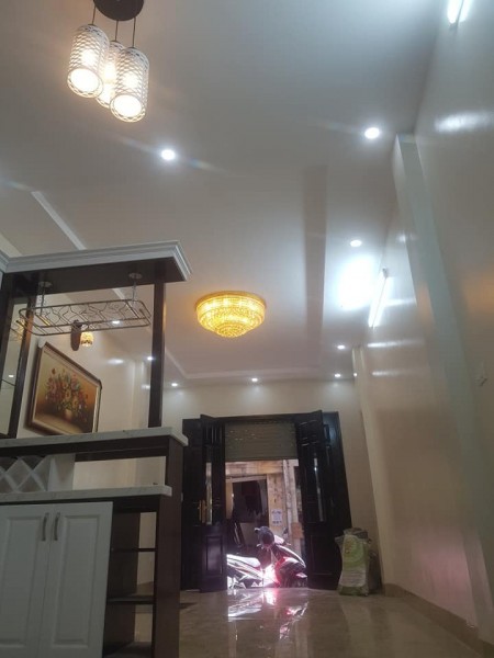 Nhà hiếm Phạm Văn Đồng, Từ Liêm 46m2, 3.9 tỷ, 5 tầng, ngõ nông, công nông vào nhà