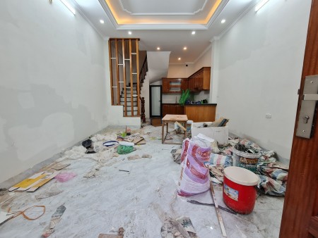 Nguyễn Đức Cảnh, nhà mới koong view hồ 5 tầng, ngõ to, ngõ thông, sổ đẹp