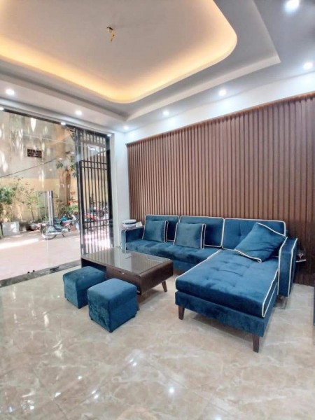 Nhỉnh 3 tỷ biệt thự mini giữa lòng Thủ đô, sổ đỏ đẹp vuông vắn nở hậu, tặng nội thất
