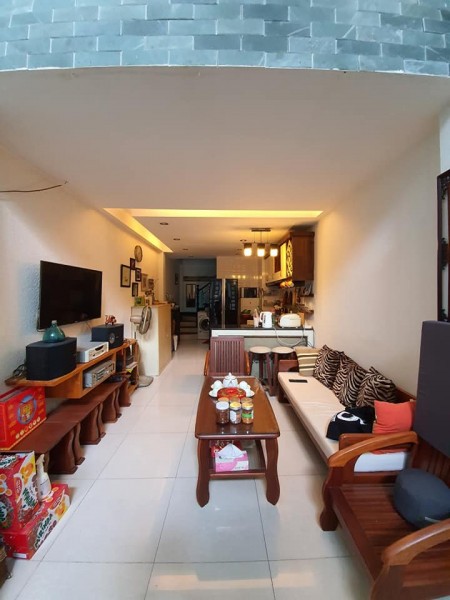 Nhà Quận 10 giá bán 7 tỷ, đường Nguyễn Tri Phương, 4 tầng, Hẻm xe hơi