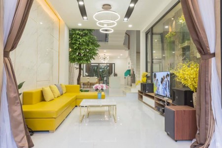 Bán nhà Nguyễn Khánh Toàn, sân rộng thênh thang, dt 53m2, giá bán 6 tỷ