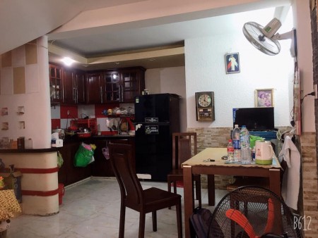 Bán nhà có sổ hồng đường Lê Hồng Phong Quận 10 có 3 lầu giá rẻ, sổ hồng riêng