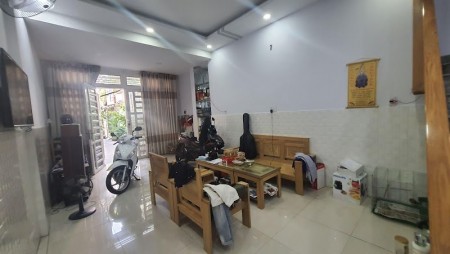 Bán nhà hẻm đường Lạc Long Quân, Phường 10, Q.Tân Bình, DT 45m2, 1lầu, giá100 triệu/m2.