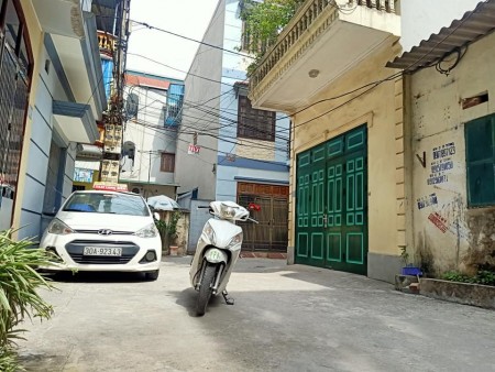 Bán đất tặng nhà cấp Sài Đông, Long Biên, diện tích 36m2, giá 2.8 tỷ, kd, ô tô tránh