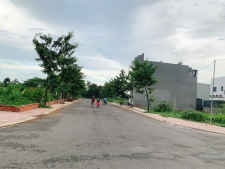 Chính chủ cần bán gấp lô đất giá 1.7 tỷ, dt 100m2, xây ở ngay, cạnh khu dân cư đông đúc