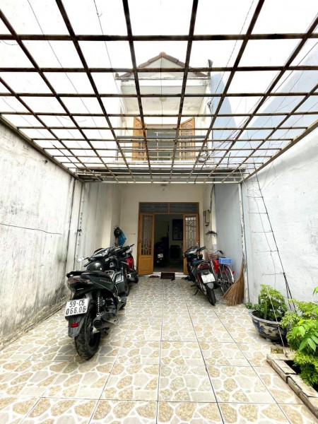 Cần Bán Gấp 2 Căn Nhà Giá Ưu Đãi Ở Quận Tân Phú TPHCM