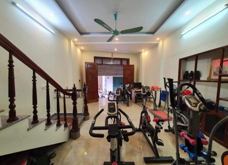 Bán nhà to 50m 5 tầng phố Khâm Thiên, Đống Đa trước nhà ban công thoáng chỉ 4.5 tỷ