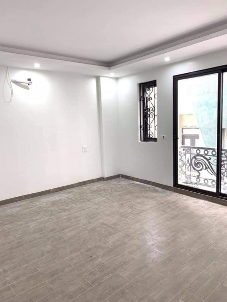 Bán nhà Lê Quang Đạo ô tô vào nhà sổ đỏ phân lô dt 40m2, 4 tầng, giá 4.5 tỷ