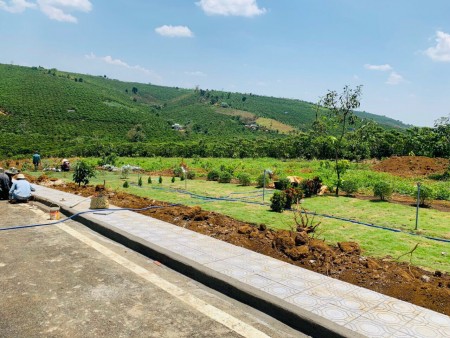 Cần bán lô đất diện tích 125m2 full thổ cư ngay trung tâm Bảo Lộc, giá bán 4 triệu/m2