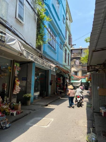 Bán nhà nguyên căn Lê Duẩn, Đống Đa, diện tích 32m2, 5 tầng giá 4.2 tỷ