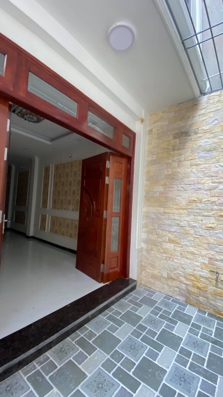 Nhỉnh 3 tỉ có ngay nhà mới 40m2*5 tầng cách ô tô quay đầu 10m, Phố Hoàng Mai, Q. Hoàng Mai