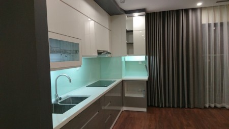 Chỉ 2.7 tỷ bán gấp CHCC GoldSeason 47 Nguyễn Tuân, tòa SP 67m2 ban công Đông Nam thoáng.