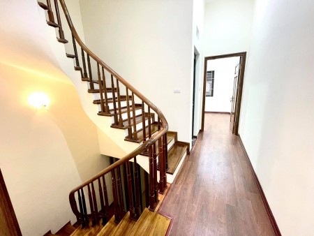 Cần bán nhà đẹp Bà Triệu, Phố cổ Hà Đông, dt 40m2*4 tầng, giá chỉ 2.5 tỷ