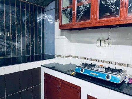 Bán Gấp Căn Hộ Chung Cư Xinh Đẹp, Nguyễn Chí Thanh Quận 5, dt 8x8.5m, 3PN, giá 2,4 tỷ