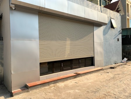 Gấp nhà C4 Xuân La, ngõ rộng, gần chợ 52m2, mặt tiền 4.5m, giá 2.6 tỷ