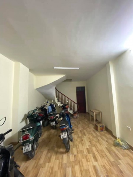 Phân lô ô tô chạy quanh nhà gần phố kinh doanh nhỏ, 4 tầng đúc, giá 3.25 tỷ